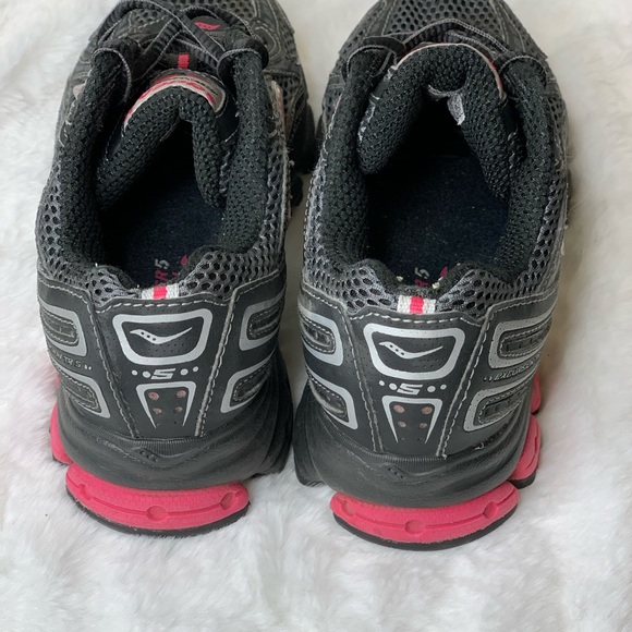 Woman’s Saucony Excursion TR5 Running Shoes Sz 6 - Picture 4 of 7